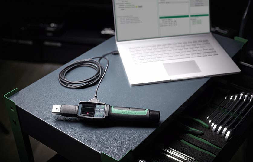 GuideMaster connected to a computer