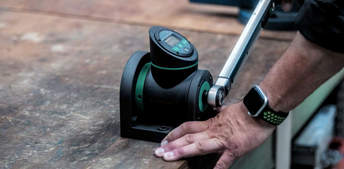 Autonomous verification of a torque wrench