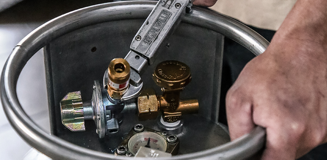 Screwing with torque wrench from Stahlwille